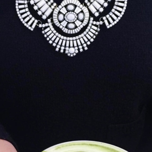 New White Beaded Necklace Embedded with Diamond - Picture 4 of 4